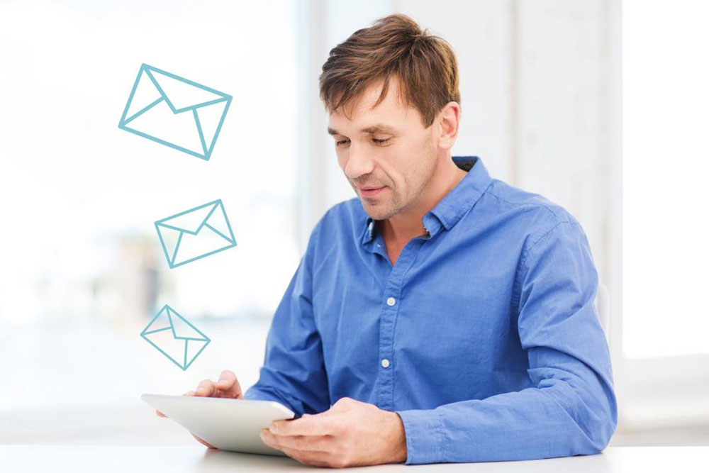 Advantages and disadvantages of using email