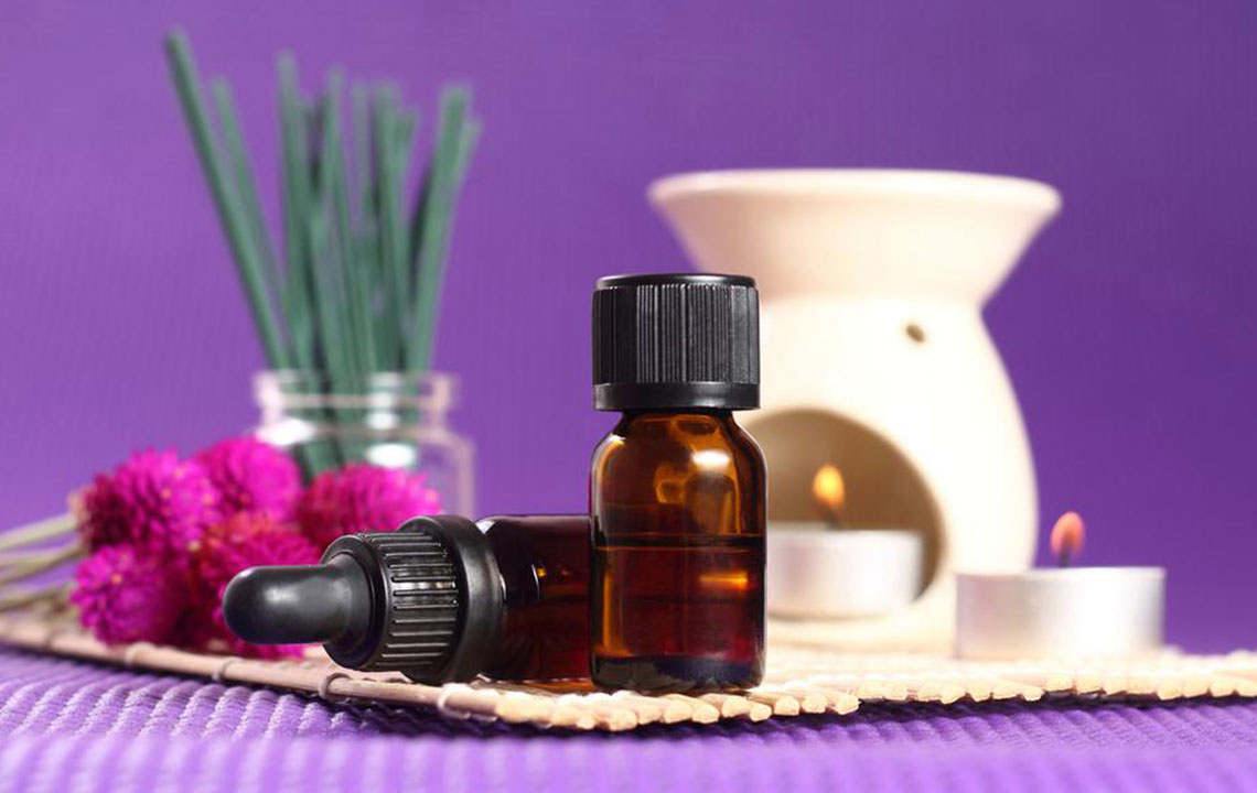 Essential oils used for treating symptoms of fibromyalgia arthritis