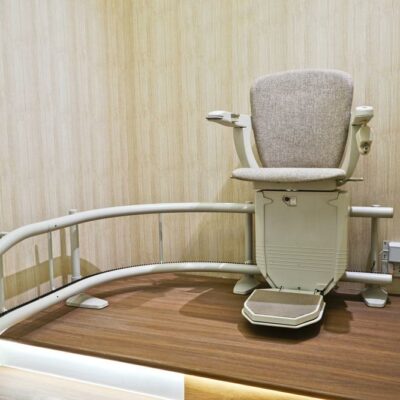 Tips to choose lift chairs for the elderly