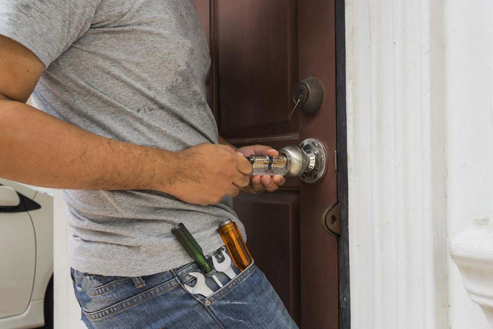 4 popular locksmith schools for an aspiring locksmith