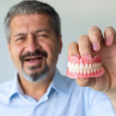 Snap-In Dentures &#8211; Procedure, Benefits, Cost, and Tips